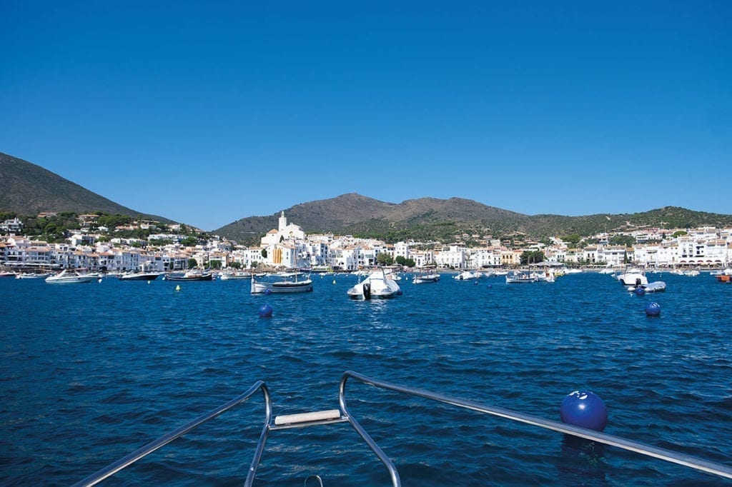 by boat, yachting : Rosas to Cadaqués