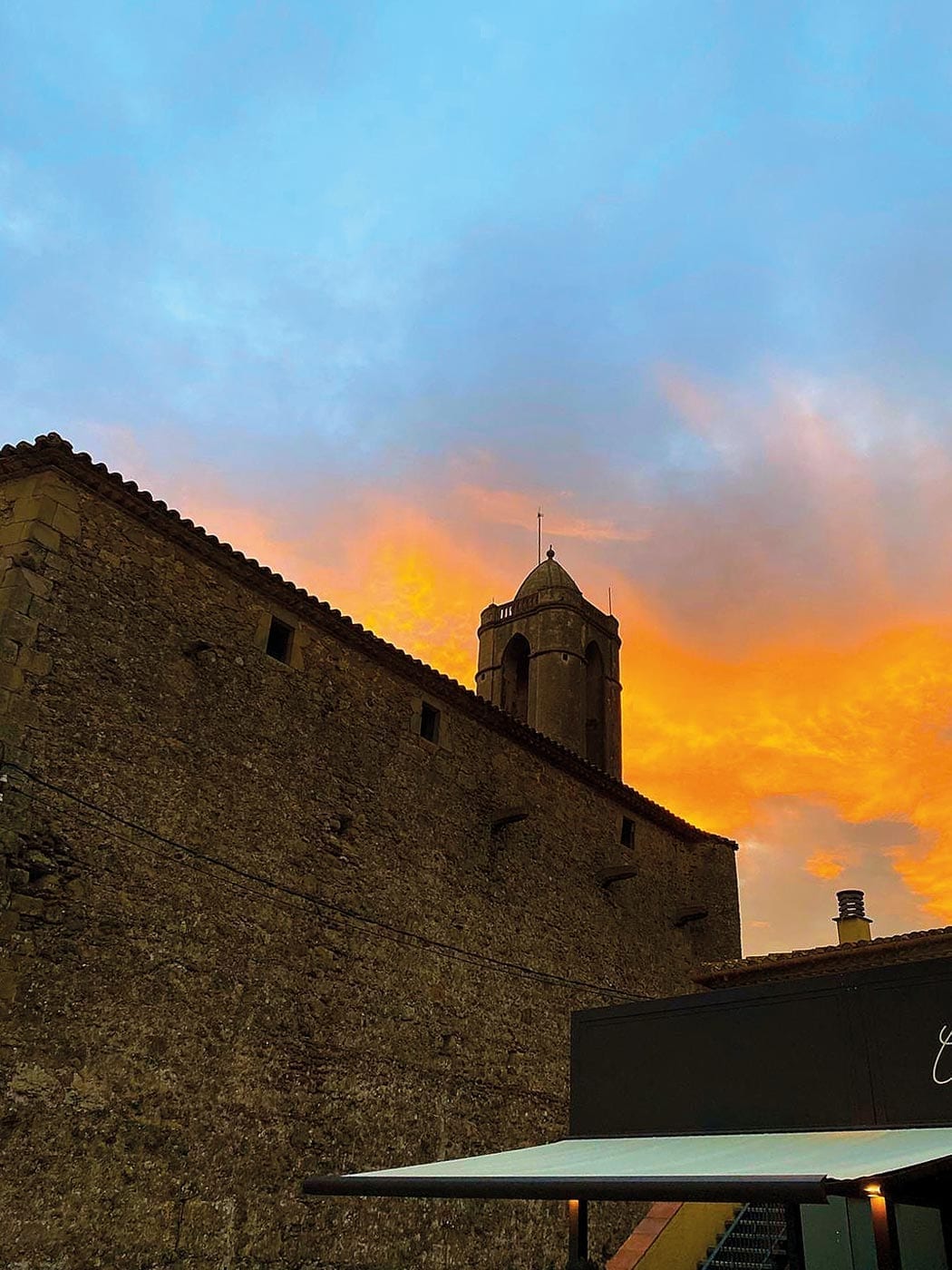 Puból, belfry, dalí triangle, Gala