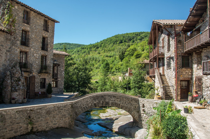 Beget ist ein kleines, aber feines Nest inmitten der Berge.
