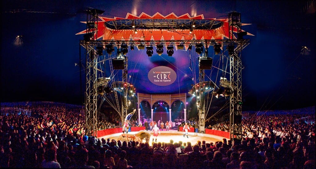 Manege-Zirkusfestival-abends