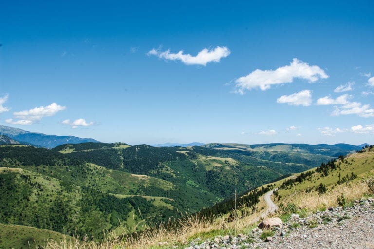 Die Strasse nach Setcasa ist jede Reise wert.