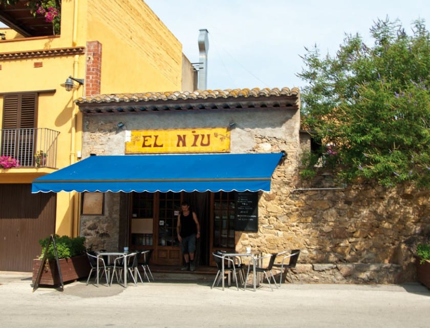Das charmante Café des Dorfes.